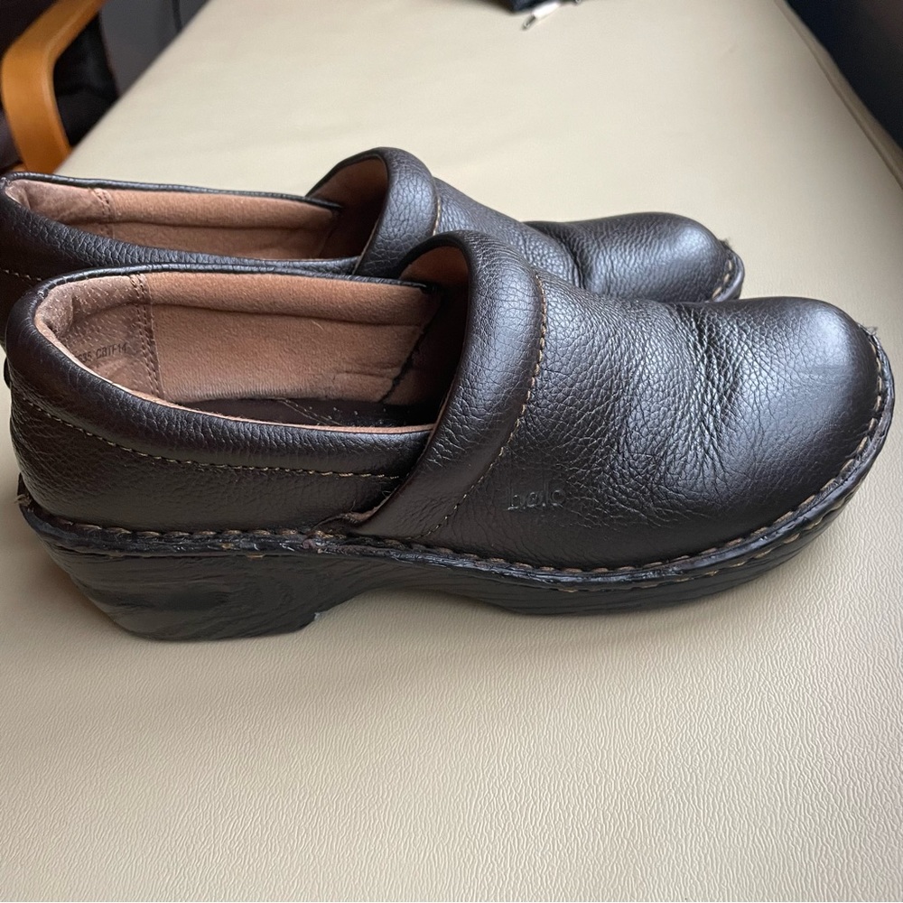 BOLO brown slip on leather clogs. Size 9M/W